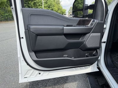 2026 Ford Super Duty F-350 DRW LARIAT