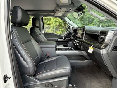 2026 Ford Super Duty F-350 DRW LARIAT