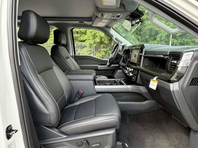2026 Ford Super Duty F-350 DRW LARIAT