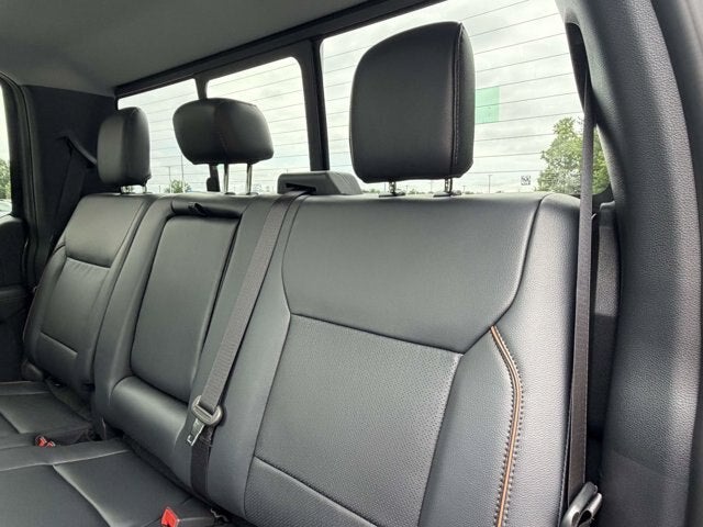 2026 Ford Super Duty F-350 DRW LARIAT