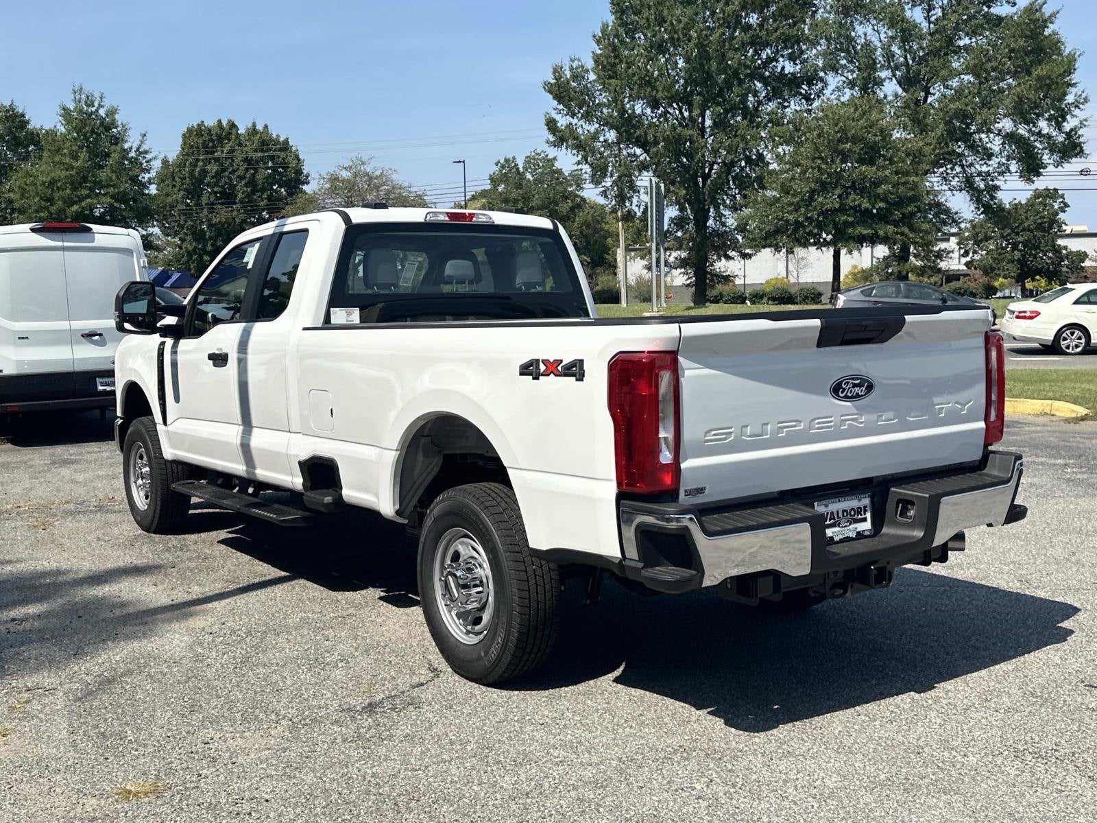 2027 Ford Super Duty F-350 SRW XL