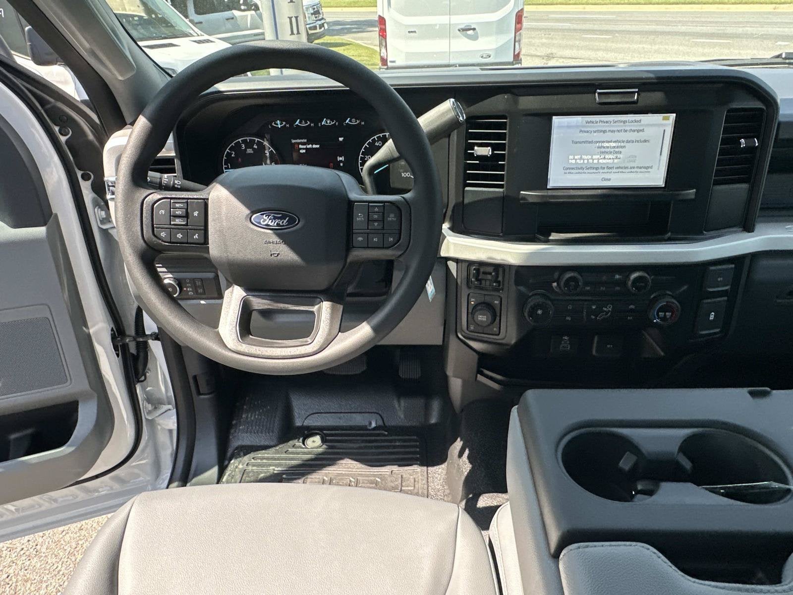 2027 Ford Super Duty F-350 SRW XL