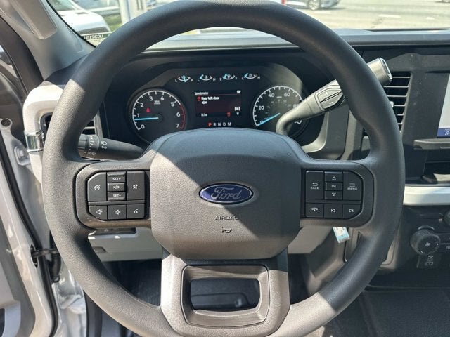 2027 Ford Super Duty F-350 SRW XL