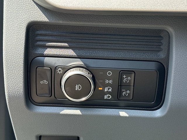 2027 Ford Super Duty F-350 SRW XL