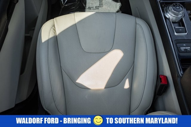 2020 Ford Edge Titanium