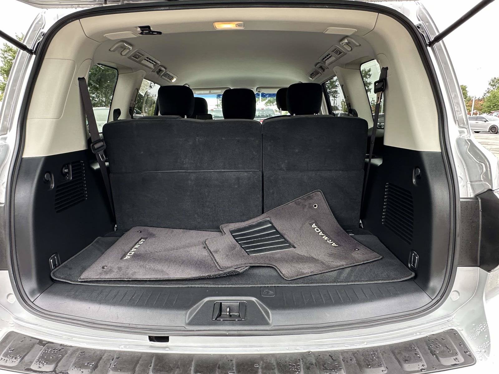 2017 Nissan Armada SV