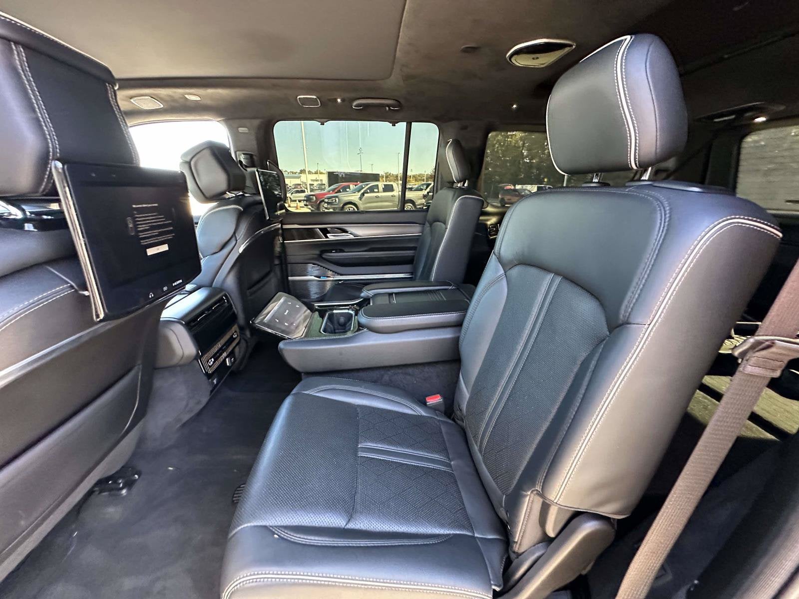 2022 Jeep Grand Wagoneer Series II Obsidian