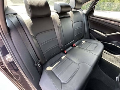 2021 Volkswagen Passat 2.0T R-Line