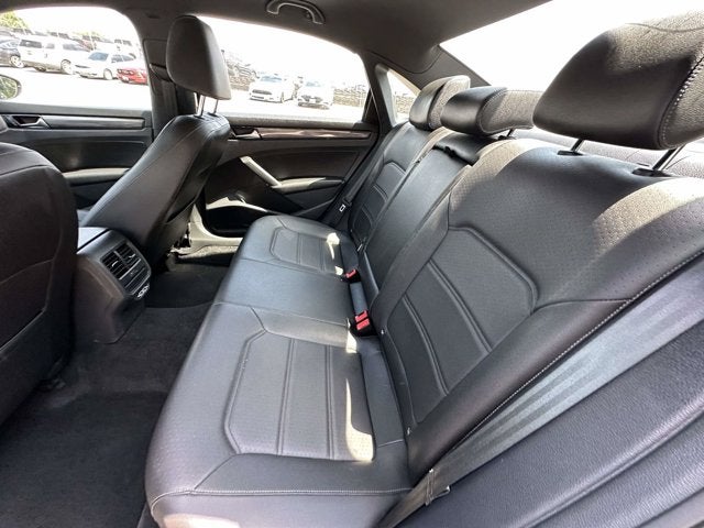 2021 Volkswagen Passat 2.0T R-Line