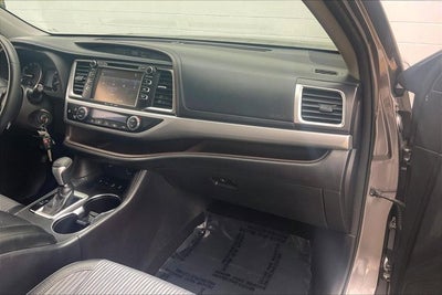 2016 Toyota Highlander Base