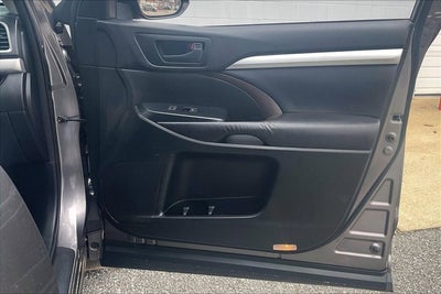 2016 Toyota Highlander Base