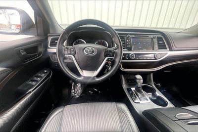 2016 Toyota HIGHLANDER LE Plus