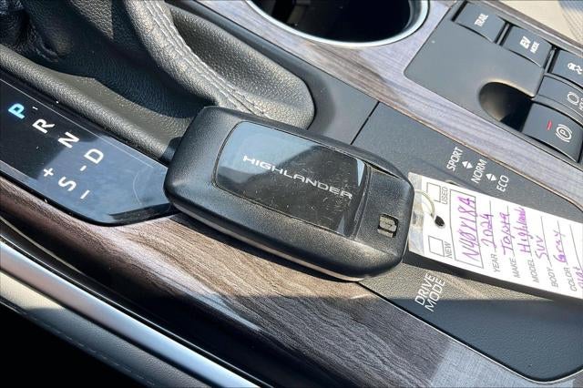 2024 Toyota Highlander Hybrid Hybrid Platinum