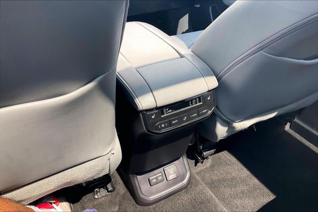 2024 Toyota Highlander Hybrid Hybrid Platinum