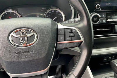 2022 Toyota HIGHLANDER XLE