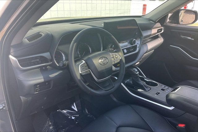 2023 Toyota Highlander Base