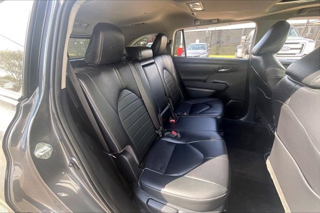 2023 Toyota Highlander Base