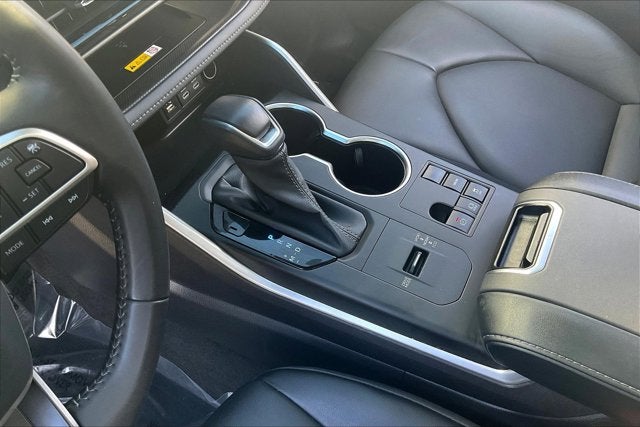 2023 Toyota Highlander Base