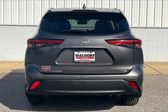 2023 Toyota Highlander Base