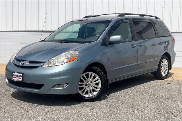 2010 Toyota SIENNA XLE