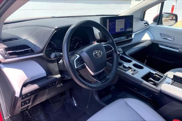 2025 Toyota Sienna XLE