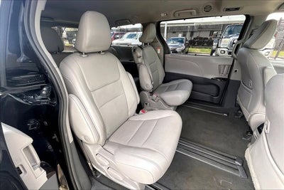 2019 Toyota SIENNA XLE 3.5L XLE