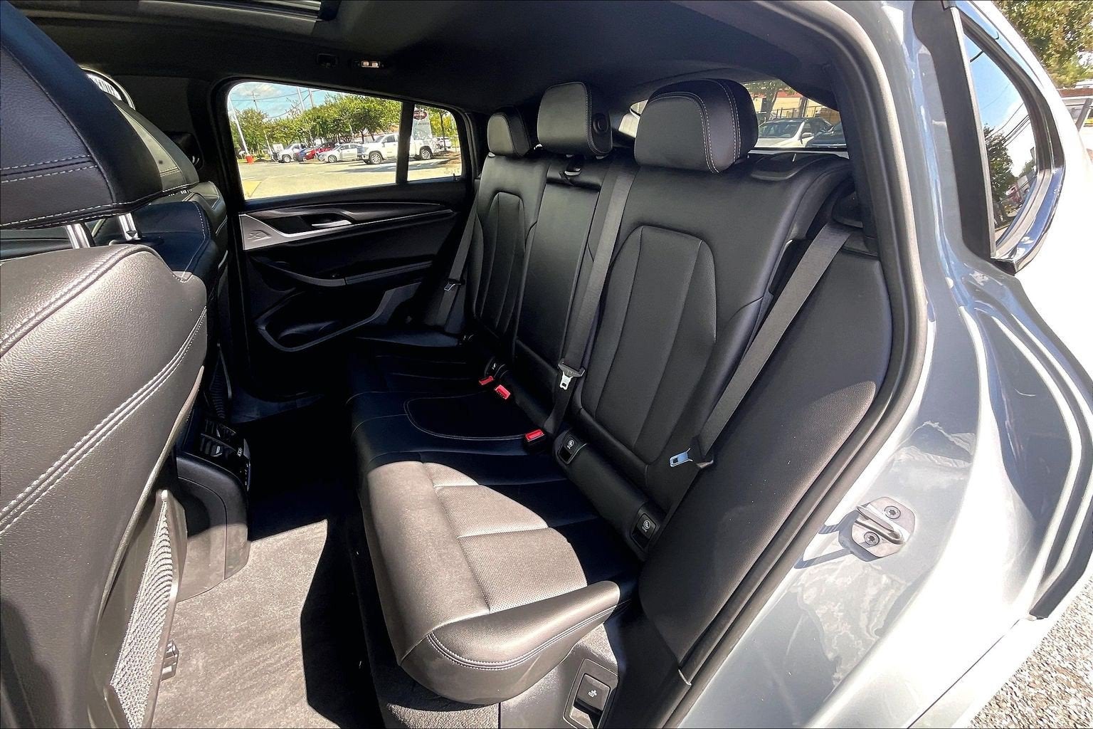2023 BMW X4 xDrive30i