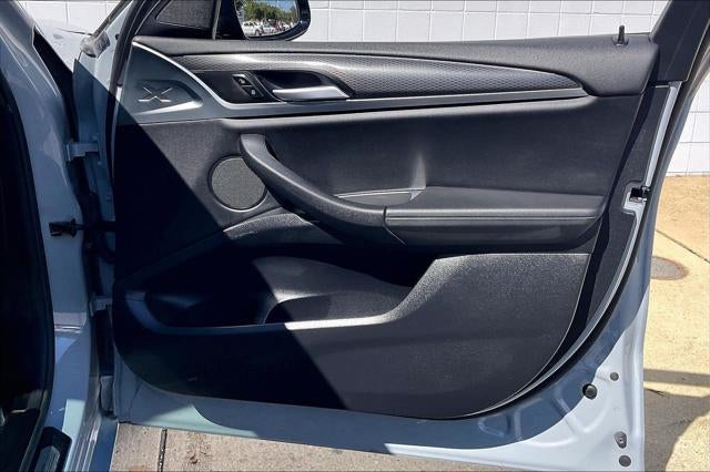 2023 BMW X4 xDrive30i