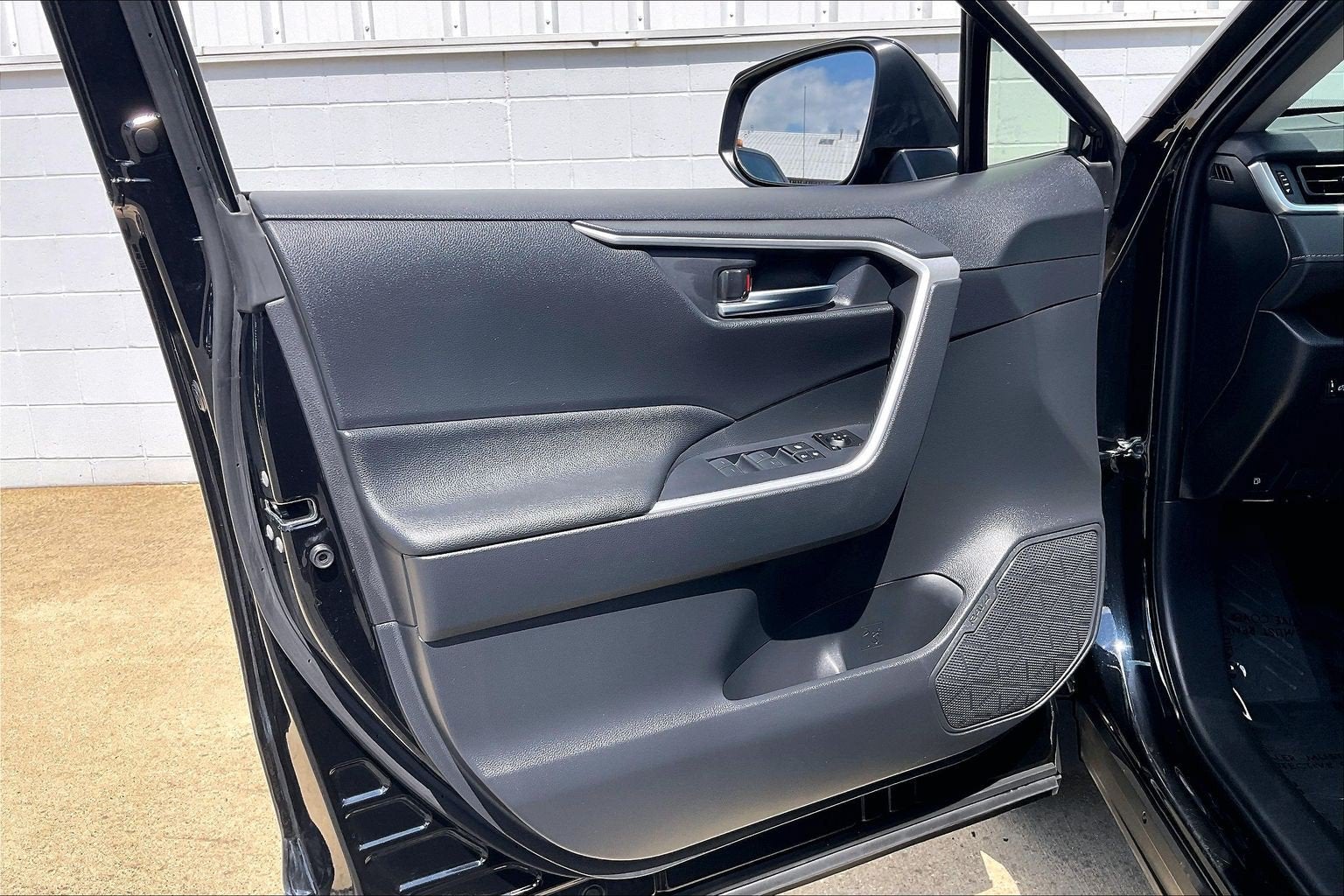 2025 Toyota RAV4 Hybrid Hybrid XLE