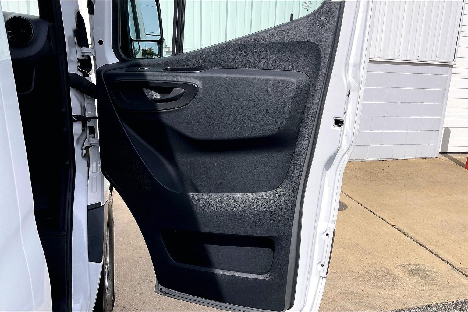2024 Mercedes-Benz Sprinter Passenger 144 WB