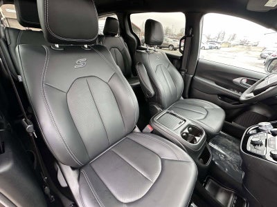 2023 Chrysler Pacifica Hybrid Touring L