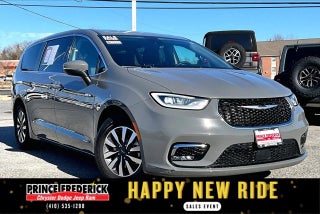 2023 Chrysler Pacifica Hybrid Touring L