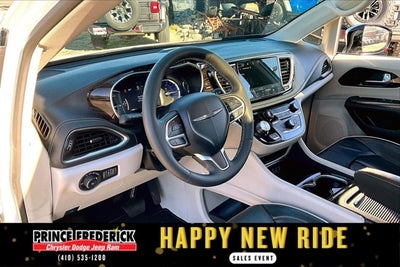 2023 Chrysler Pacifica Hybrid Limited