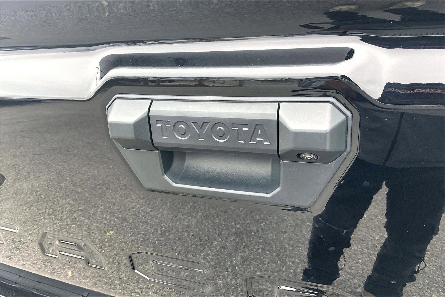2025 Toyota Tacoma 4WD SR5