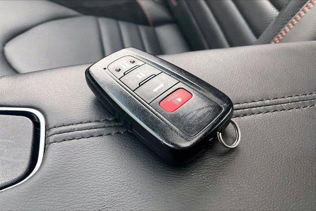 2022 Toyota Avalon Hybrid XSE Nightshade