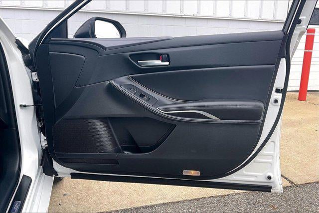 2022 Toyota Avalon Hybrid XSE Nightshade