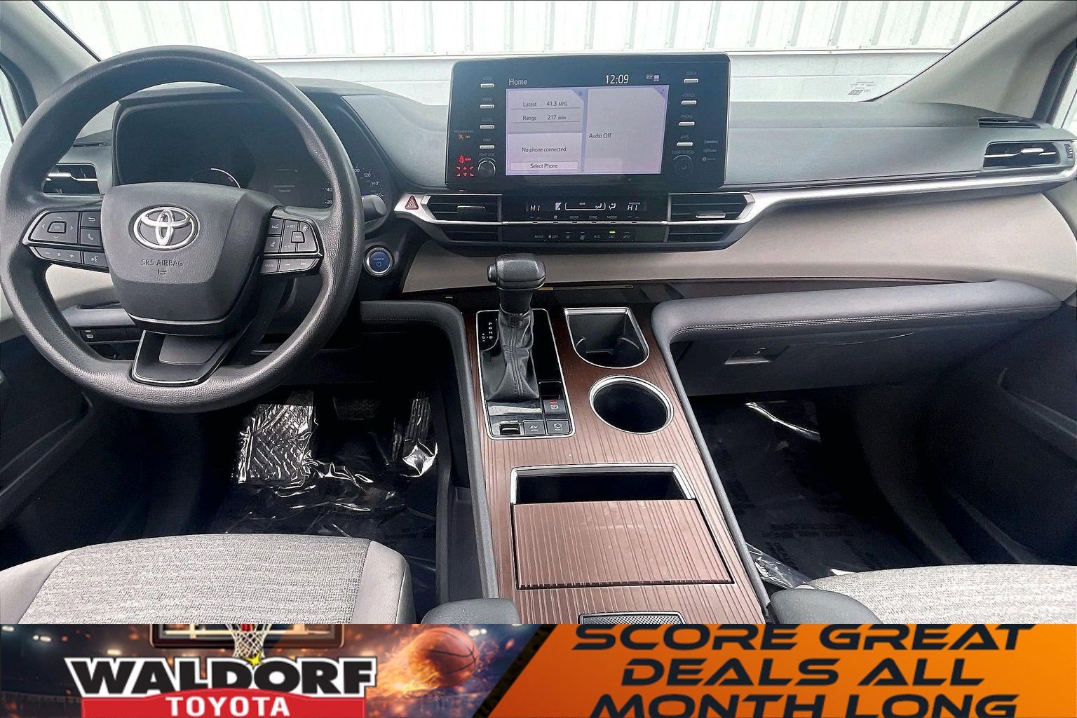 2023 Toyota Sienna LE