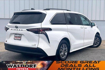 2023 Toyota Sienna LE