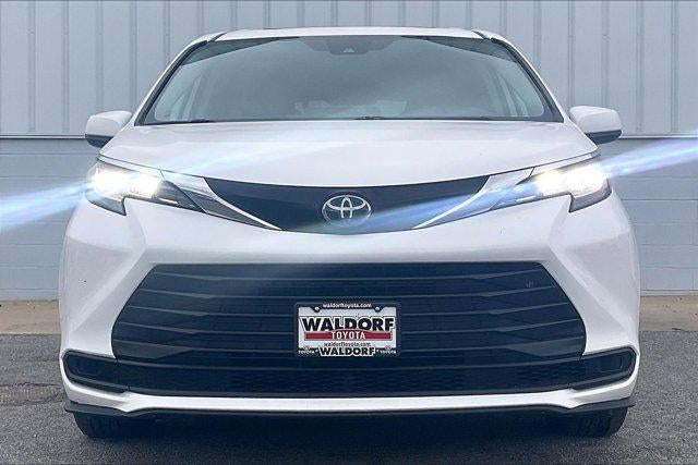 2023 Toyota Sienna LE