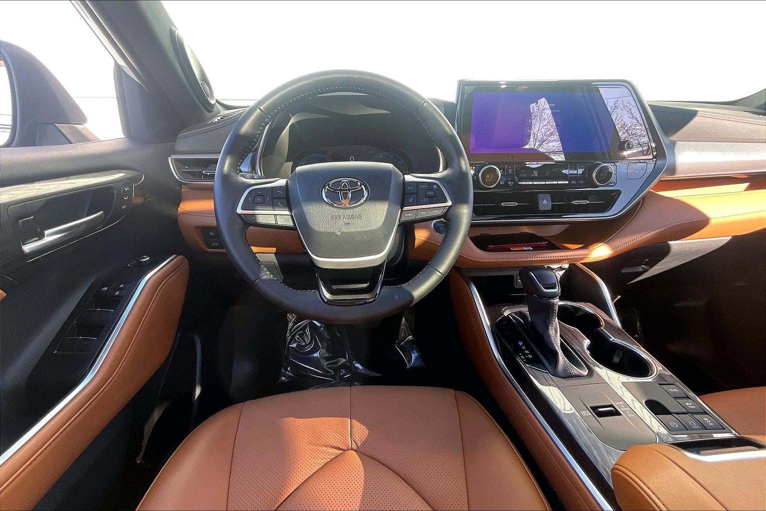 2024 Toyota Highlander Hybrid Platinum