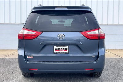 2017 Toyota Sienna LE